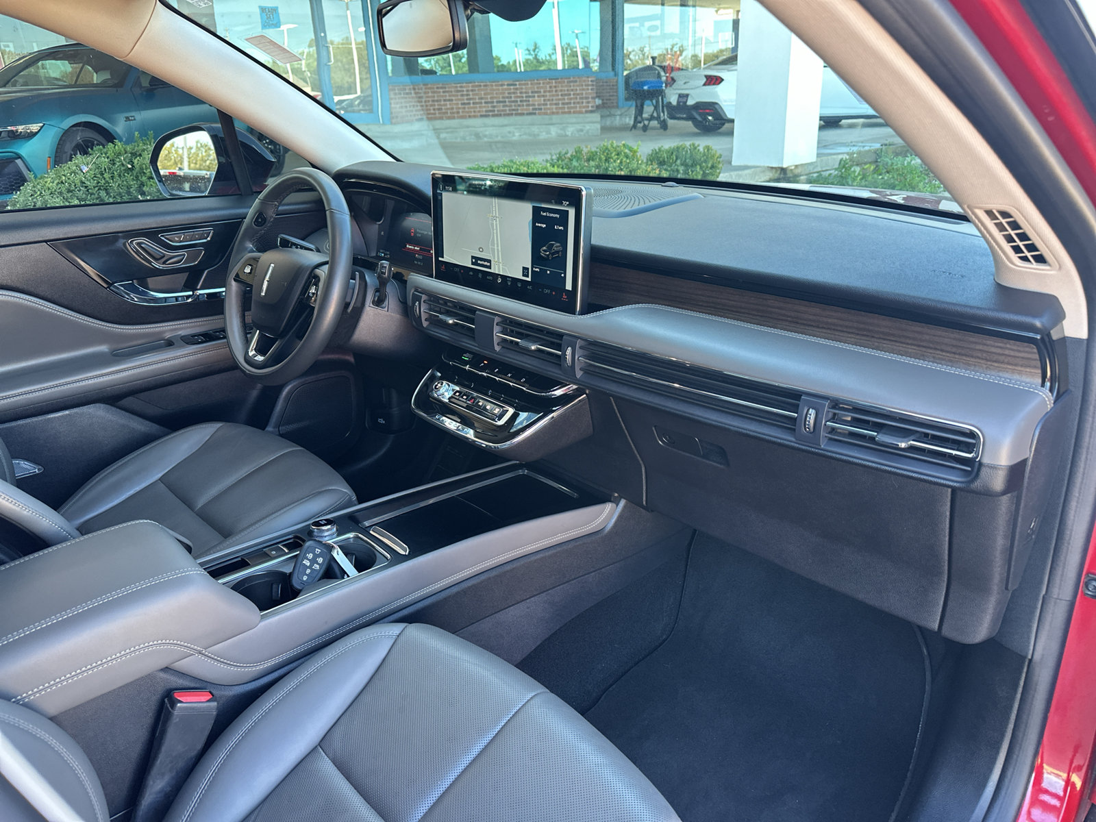 Used 2024 Lincoln Corsair Reserve w/ Jet Appearance Package AWD/4WD image 5