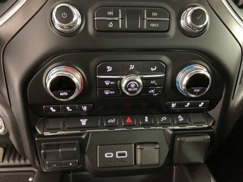 Used 2022 GMC Sierra 2500 AT4 AWD/4WD image 26