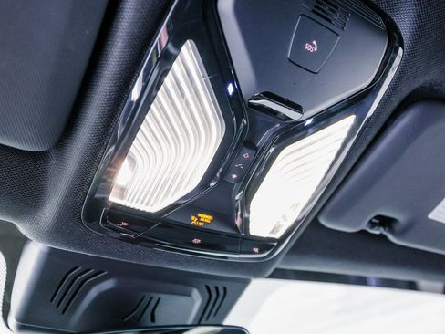 Used 2022 BMW X5 M50i w/ Executive Package image 21