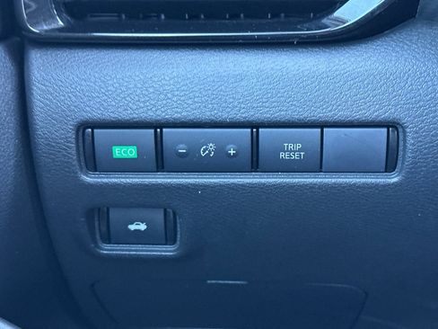 Used 2024 Nissan Sentra SV image 28