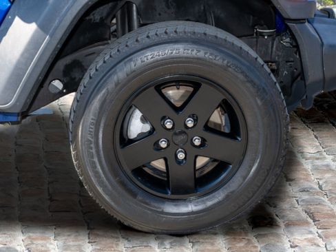 Used 2018 Jeep Wrangler Unlimited Sport image 39