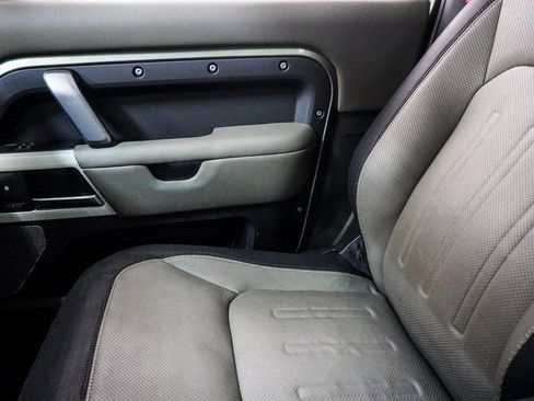 Used 2022 Land Rover Defender 90 X-Dynamic HSE image 27