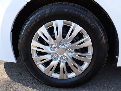 Used 2014 Toyota Corolla L image 40