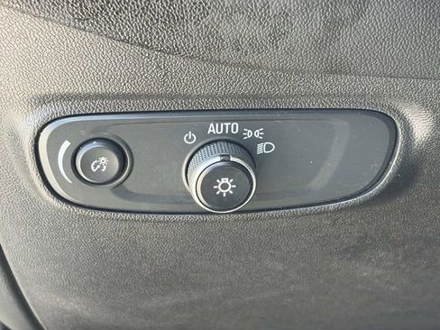 Used 2024 Chevrolet Equinox LT FWD image 19