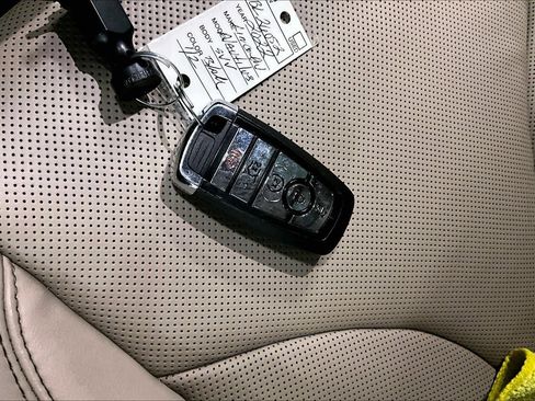 Used 2022 Lincoln Nautilus Reserve w/ Equipment Group 201A image 13