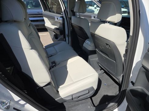 Used 2026 Hyundai Santa Fe SEL AWD/4WD image 26