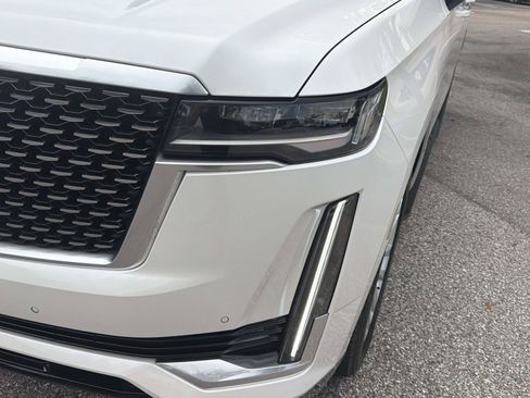 Used 2023 Cadillac Escalade Luxury RWD image 9