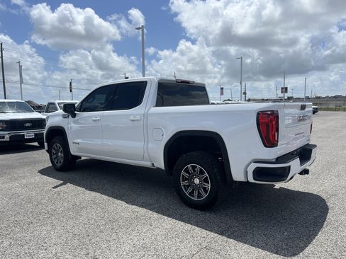 Used 2025 GMC Sierra 1500 AT4 image 3