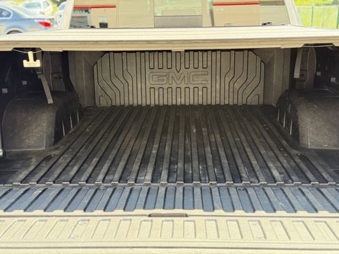 Used 2024 GMC Sierra 1500 Denali AWD/4WD image 9