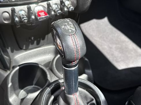 Used 2019 MINI Cooper S w/ Signature Upholstery Package FWD image 16