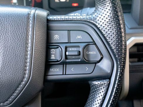 Used 2025 Toyota Tacoma SR5 AWD/4WD image 16