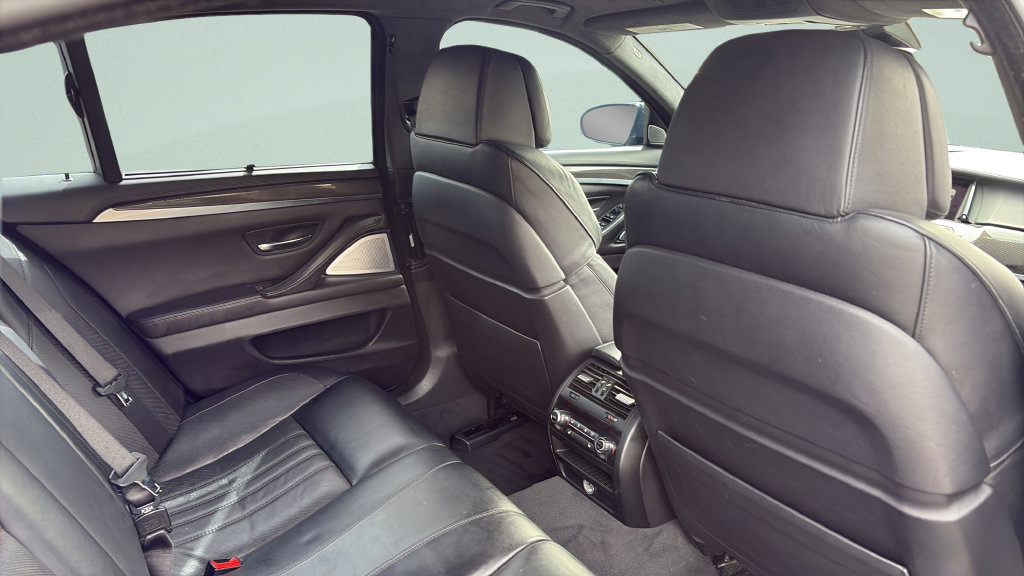 Used 2016 BMW M5 RWD image 19