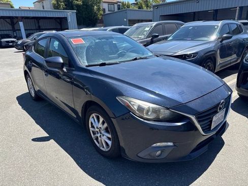 Used 2016 MAZDA MAZDA3 i Touring w/ Popular Equipment Package FWD image 2