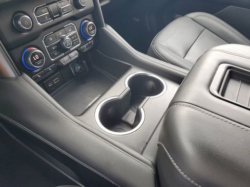 Used 2022 Chevrolet Tahoe Z71 w/ Luxury Package image 20