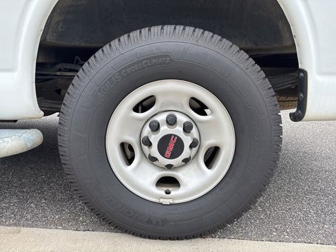 Used 2023 GMC Savana 2500 Work Van w/ Driver Convenience Package image 12