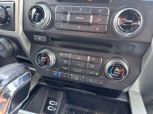 Used 2018 Ford F150 Lariat w/ Equipment Group 501A Mid AWD/4WD image 19
