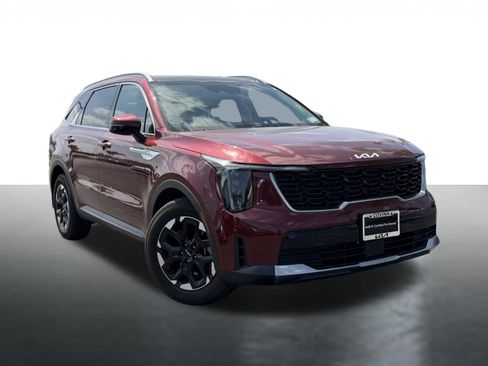 Certified 2025 Kia Sorento S w/ Panoramic Sunroof Package FWD image 2