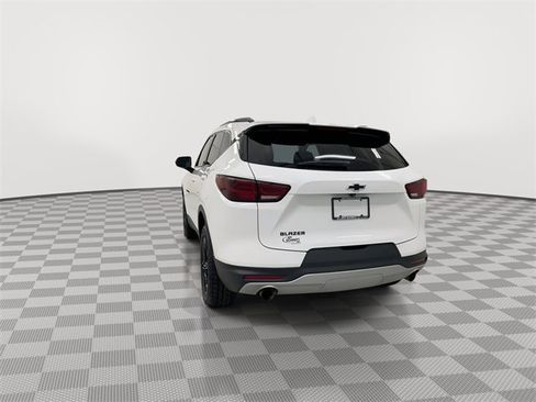 Certified 2024 Chevrolet Blazer LT w/ Convenience Package image 8