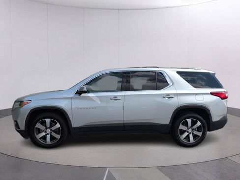 Used 2018 Chevrolet Traverse LT FWD image 2