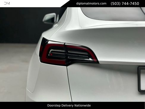 Used 2023 Tesla Model Y Long Range image 14