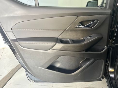 Used 2021 Chevrolet Traverse Premier w/ Redline Edition image 28