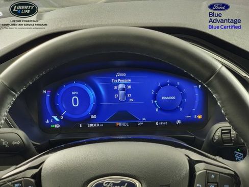 Certified 2022 Ford Escape Titanium w/ Class II Trailer Tow Package AWD/4WD image 30