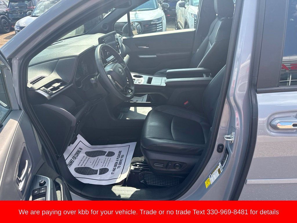 Used 2023 Toyota Sienna XSE w/ XSE Plus Package AWD/4WD image 10