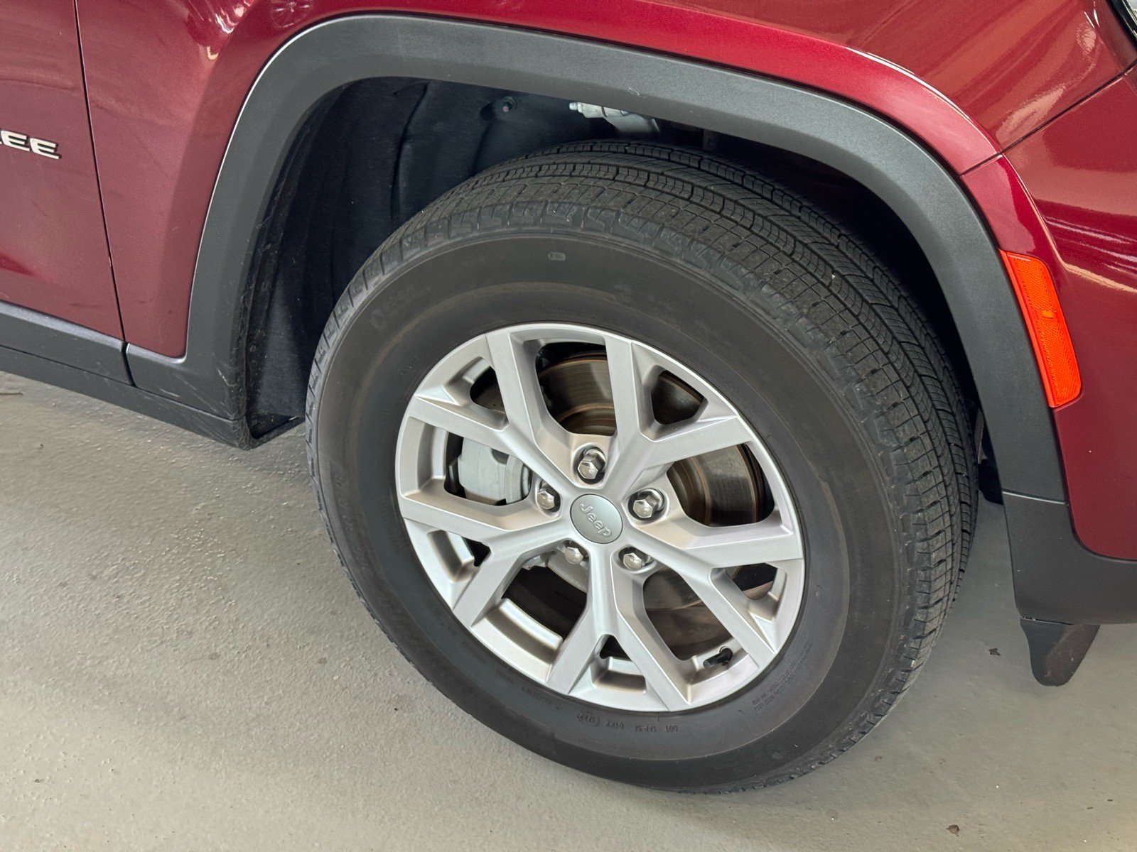 Used 2022 Jeep Grand Cherokee Limited AWD/4WD image 4