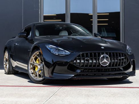 Used 2025 Mercedes-Benz AMG GT 63 image 2