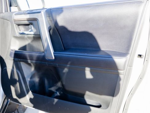 Used 2018 Toyota 4Runner SR5 image 26