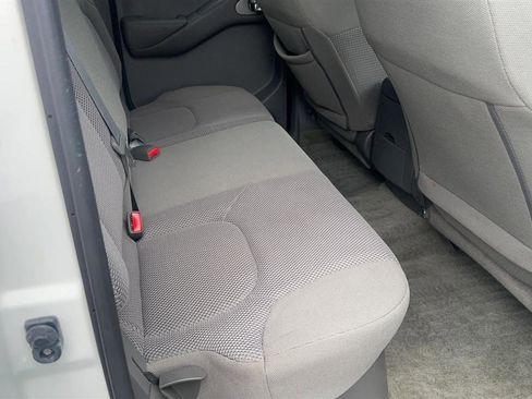 Used 2018 Nissan Frontier SV image 21