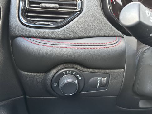 Used 2024 Dodge Durango GT image 34