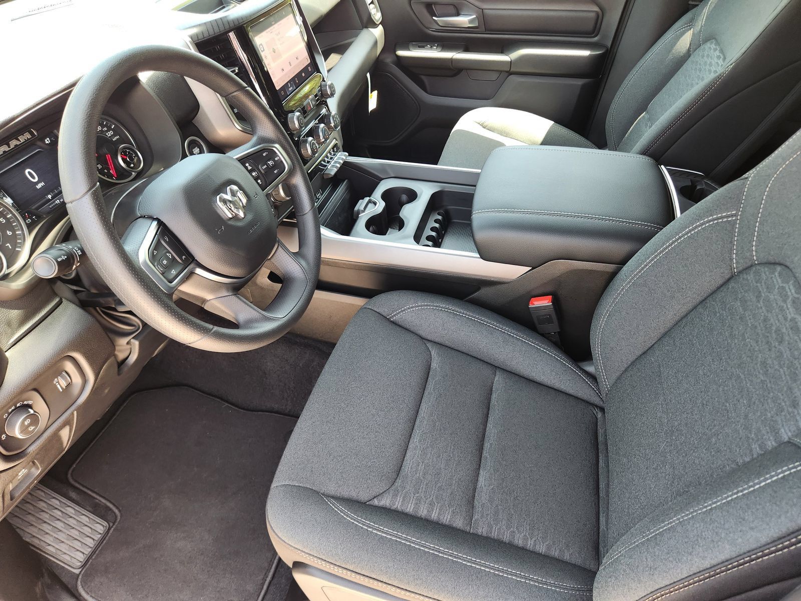 New 2026 RAM 1500 Express AWD/4WD image 13