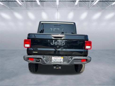 Used 2022 Jeep Gladiator Sport image 5