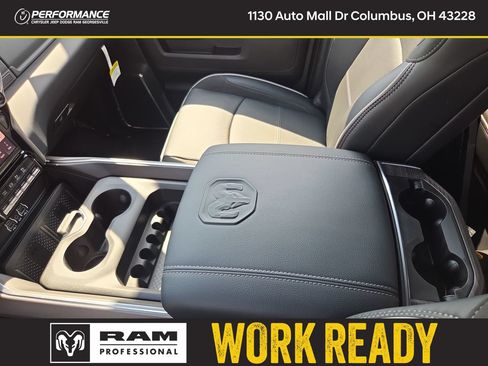 New 2026 RAM 2500 Laramie w/ Sport Appearance Package AWD/4WD image 34