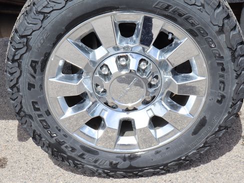 Used 2015 GMC Sierra 2500 Denali w/ Duramax Plus Package AWD/4WD image 10