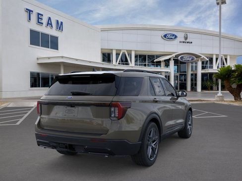 New 2026 Ford Explorer ST-Line w/ ST-Line Street Pack image 8