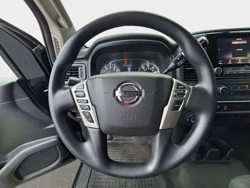 Used 2022 Nissan Titan S image 20