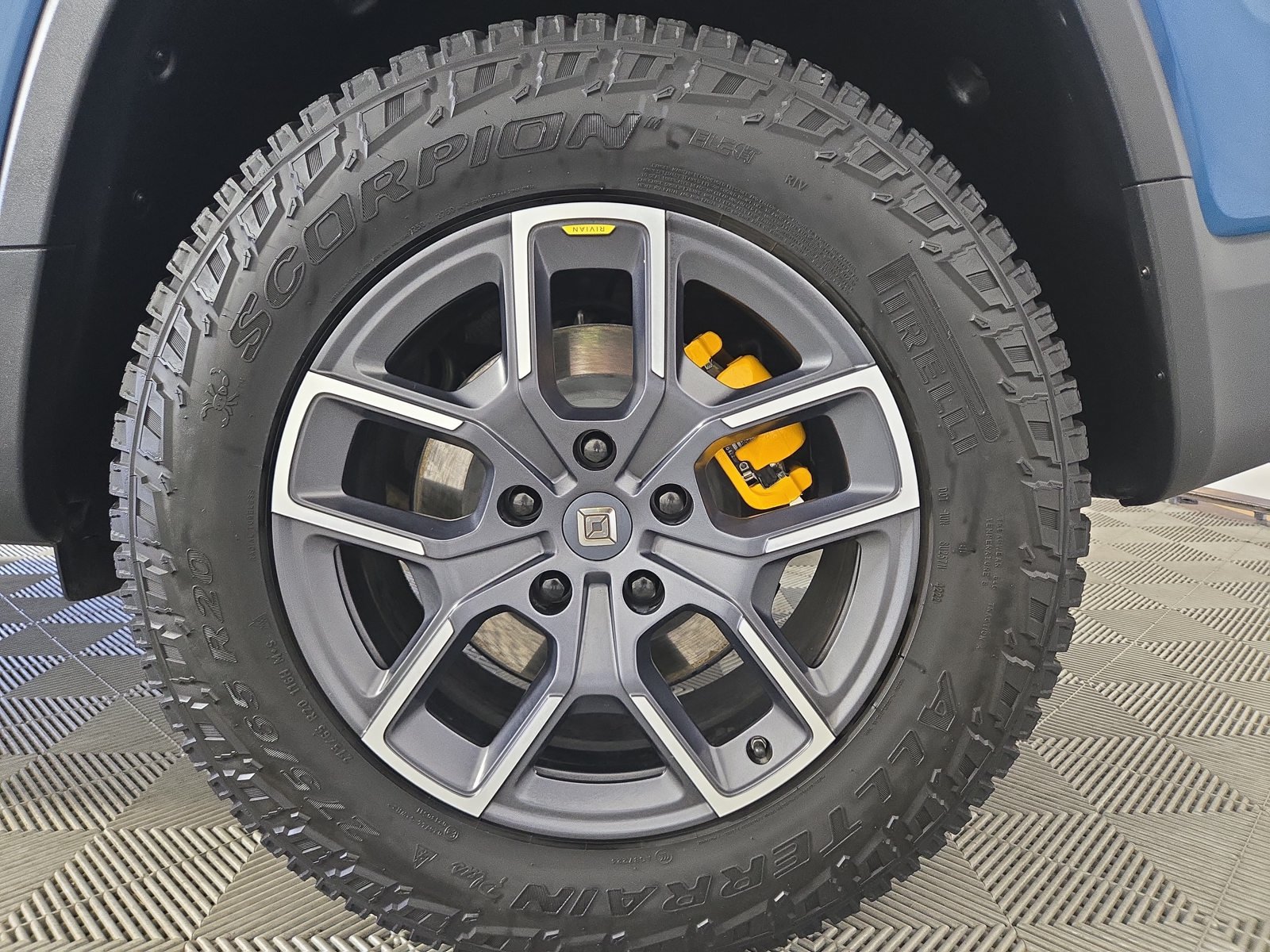 Used 2022 Rivian R1T Launch Edition AWD/4WD image 10