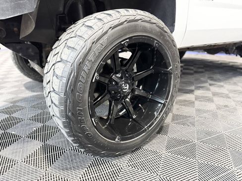 Used 2019 GMC Yukon SLE w/ HD Trailering Package image 8