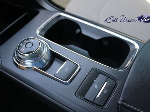 Used 2020 Ford Fusion SE w/ Equipment Group 151A FWD image 15