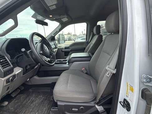 Used 2019 Ford F450 XLT w/ XLT Premium Package image 3
