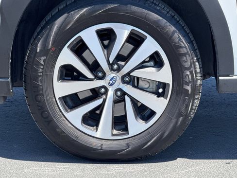Used 2025 Subaru Outback Premium AWD/4WD image 27