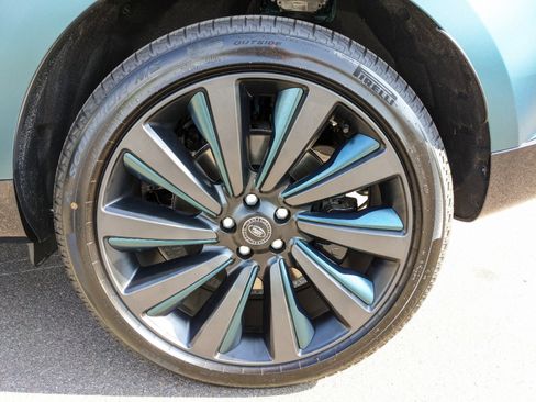 New 2025 Land Rover Range Rover SV image 36