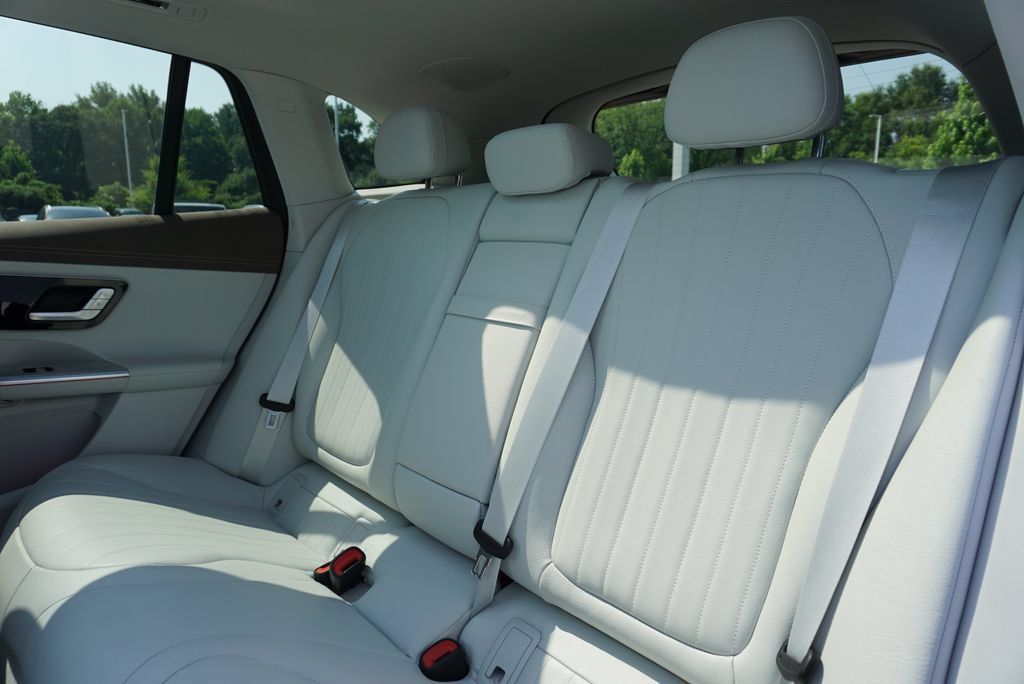 Certified 2023 Mercedes-Benz EQE 500 4MATIC SUV image 39