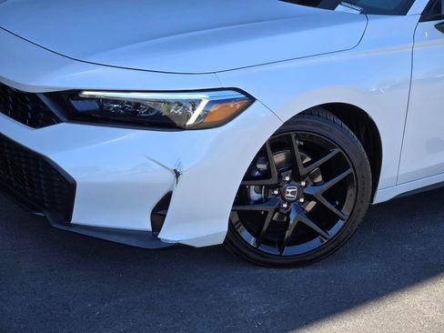 Used 2025 Honda Civic Sport image 9