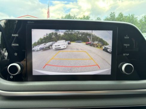 Used 2022 Hyundai Sonata SE w/ Winter Weather Package FWD image 14