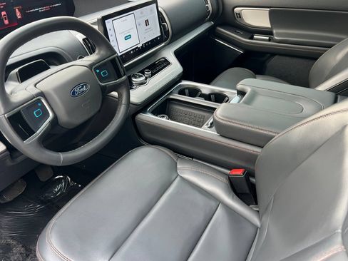 Used 2025 Ford Expedition Max Active AWD/4WD image 11