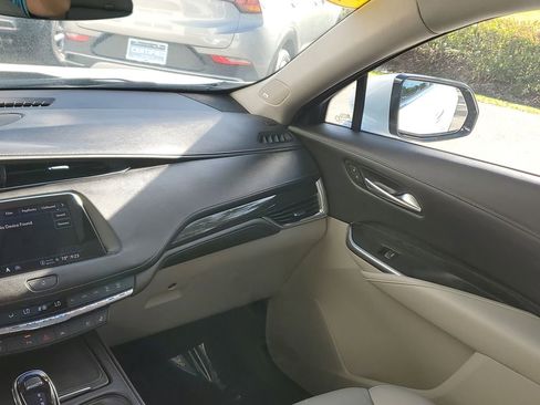 Used 2023 Cadillac XT4 Premium Luxury FWD image 20