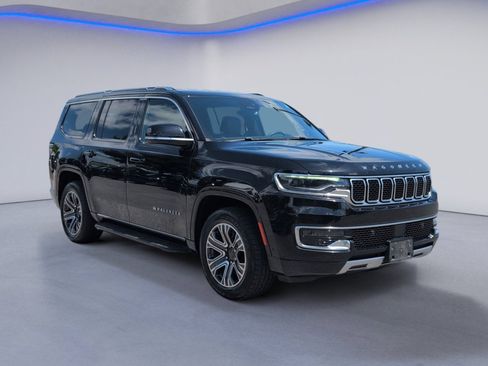 Used 2024 Jeep Wagoneer L Series II w/ Flexible Seating Group AWD/4WD image 10